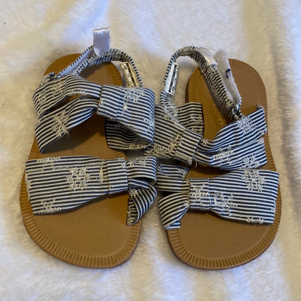 Baby Osh Kosh baby sandals size 4